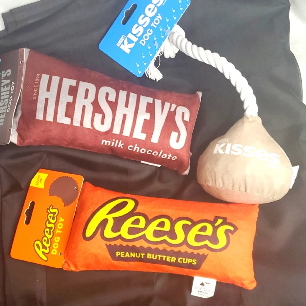 NWOT‎ Hershey's & Reese's Dog Toy Set